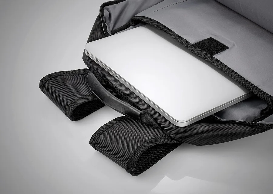 Portalaptop Pierre 17 Lts. 11