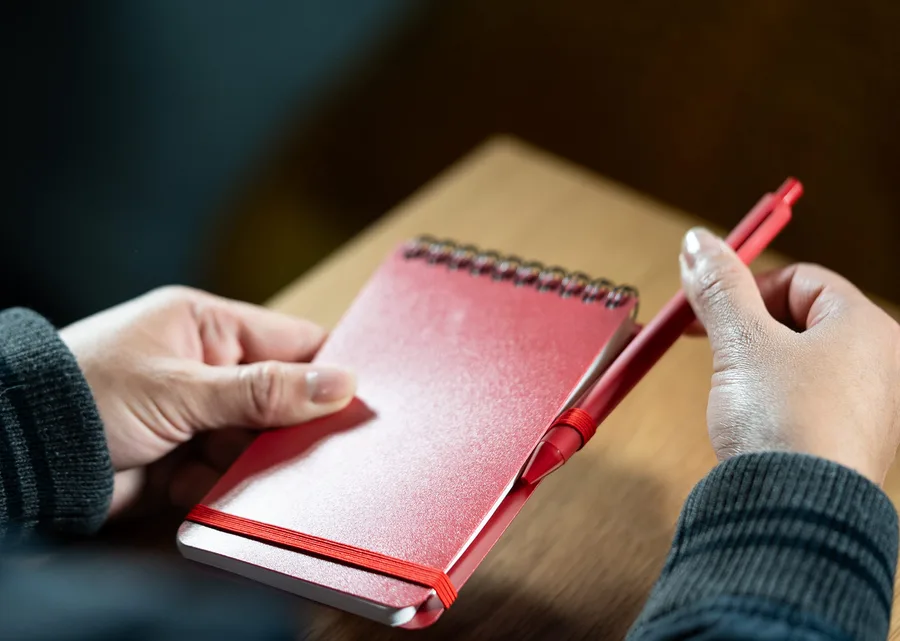 Libreta Clasp con Bolígrafo 3